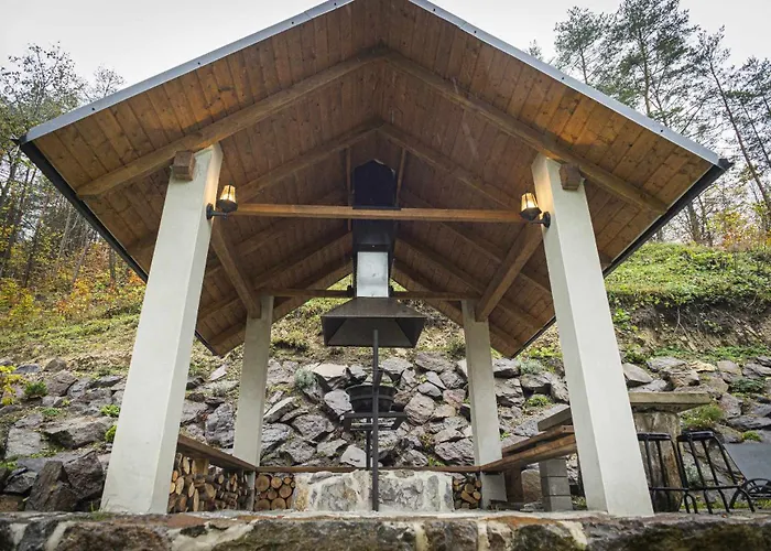 Pod Hradom 2 Uhrovske Podhradie