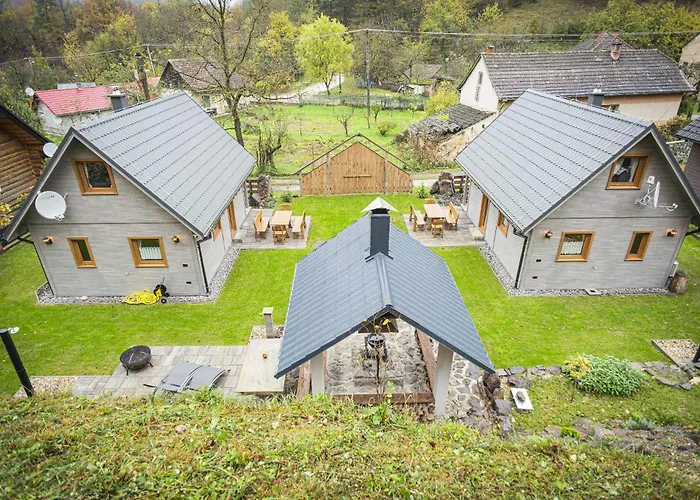 Pod Hradom 2 * Uhrovske Podhradie